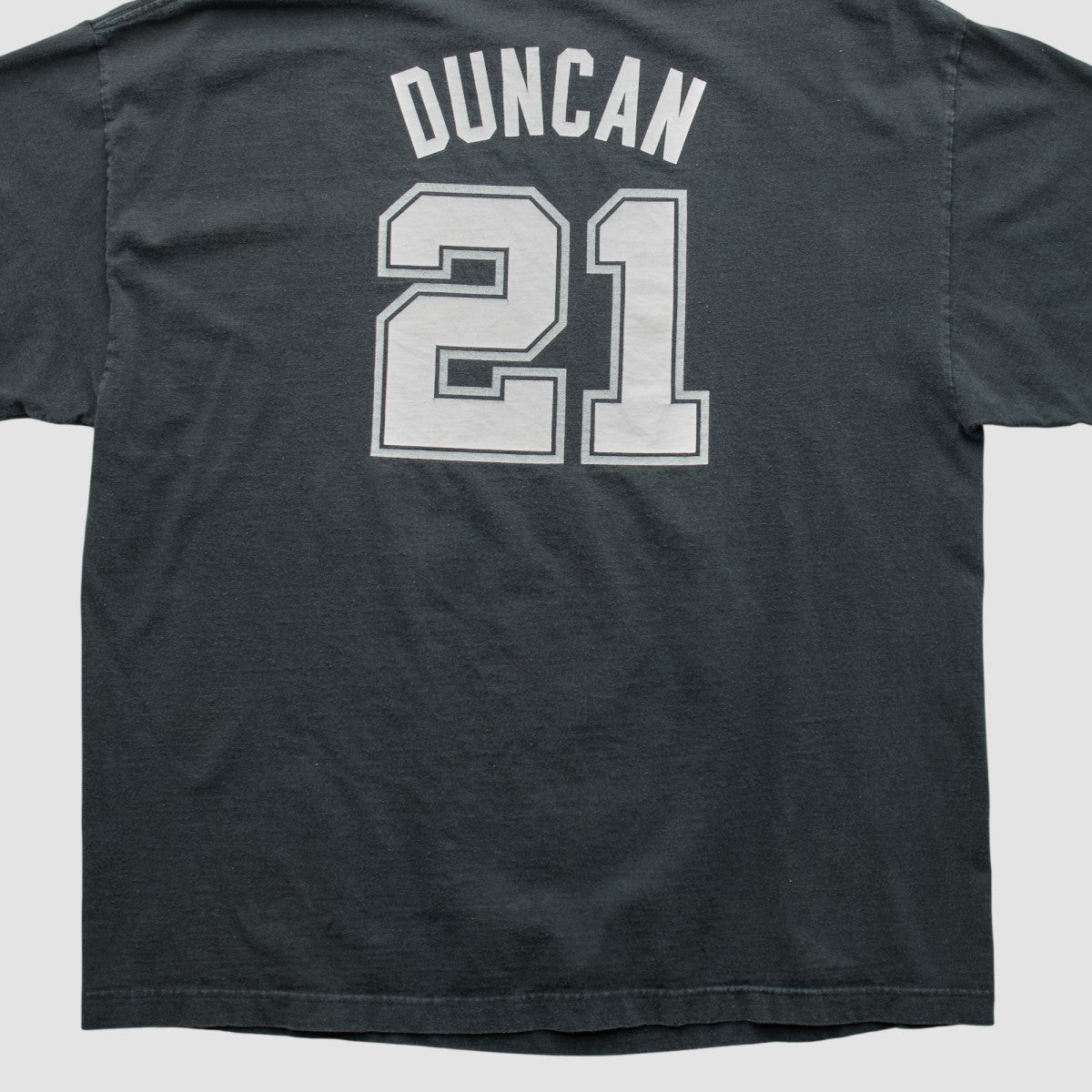 San Antonio Spurs NBA 2000s T-shirt - Black Vintage | Vintage shop