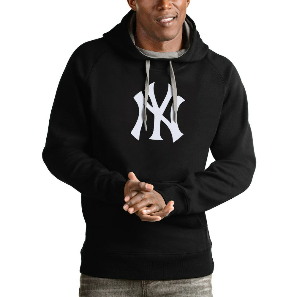 New York Yankees Antigua Victory Pullover Team Logo Hoodie - Black