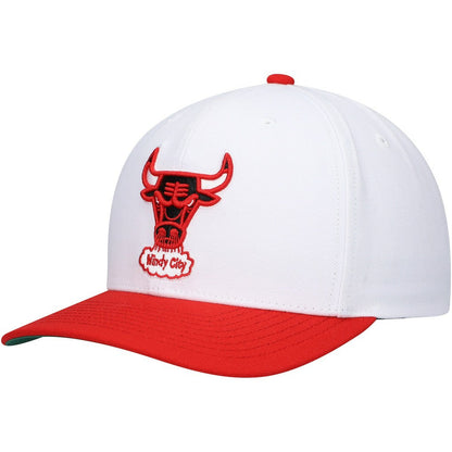 Chicago Bulls Hardwood Classics Core 2-Tone 2.0 Pro Snapback Hat - White/Red | Mitchell & Ness on sale