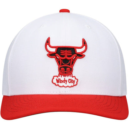Chicago Bulls Hardwood Classics Core 2-Tone 2.0 Pro Snapback Hat - White/Red | Mitchell & Ness on sale