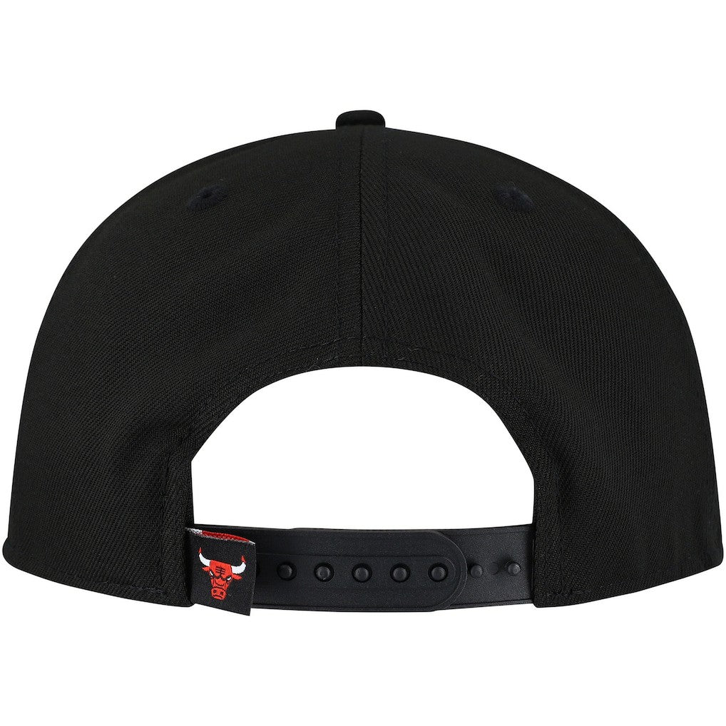 Chicago Bulls Oversized Puff Print Logo Golfer Snapback Hat - Black | New Era sale