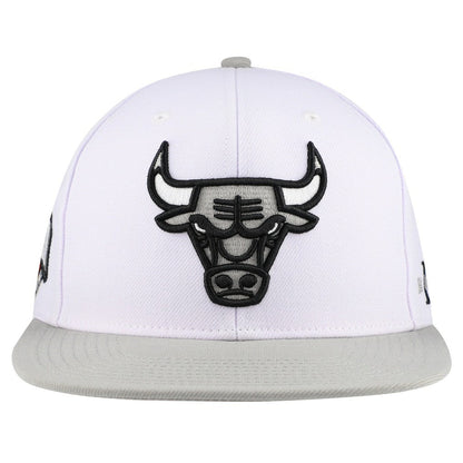 Chicago Bulls Core Snapback Hat - White | Mitchell & Ness for sale