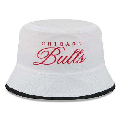 Chicago Bulls 2025 NBA Draft Nylon Bucket Hat - White/Black | New Era shop