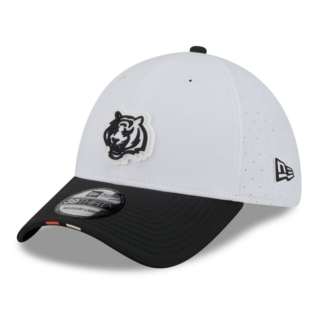 Cincinnati Bengals New Era 2025 NFL Training Camp 39THIRTY Flex Hat - White/Black sale