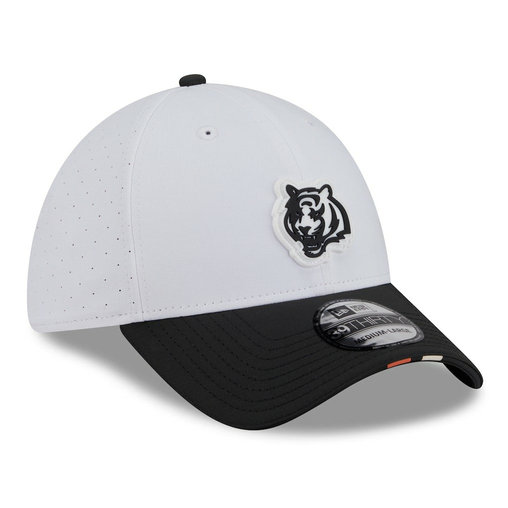 Cincinnati Bengals New Era 2025 NFL Training Camp 39THIRTY Flex Hat - White/Black sale