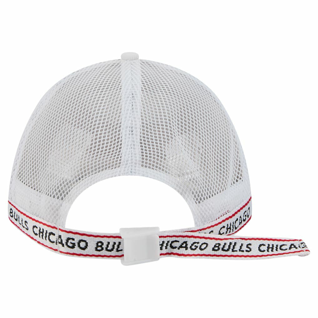 Chicago Bulls Featherweight Team Tape 9FORTY M-Crown A-Frame Adjustable Hat - White | New Era for sale