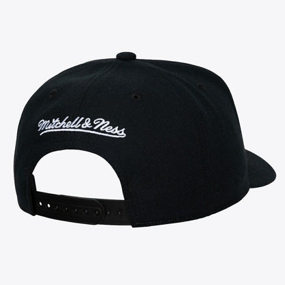 Chicago Bulls Hardwood Classics Legendary Away Pro-Pinch Adjustable Hat - White | Mitchell & Ness shop