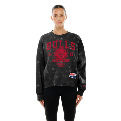 Chicago Bulls Women's Throwback Collection Mineral Wash Crewneck Sweatshirt - Black | New Era sale