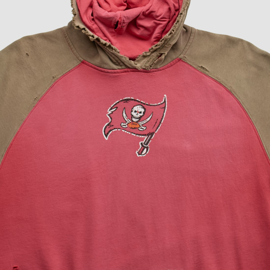 Tampa Bay Buccaneers Reebok 2000s Hooded Pullover Sweatshirt - Red Vintage sale