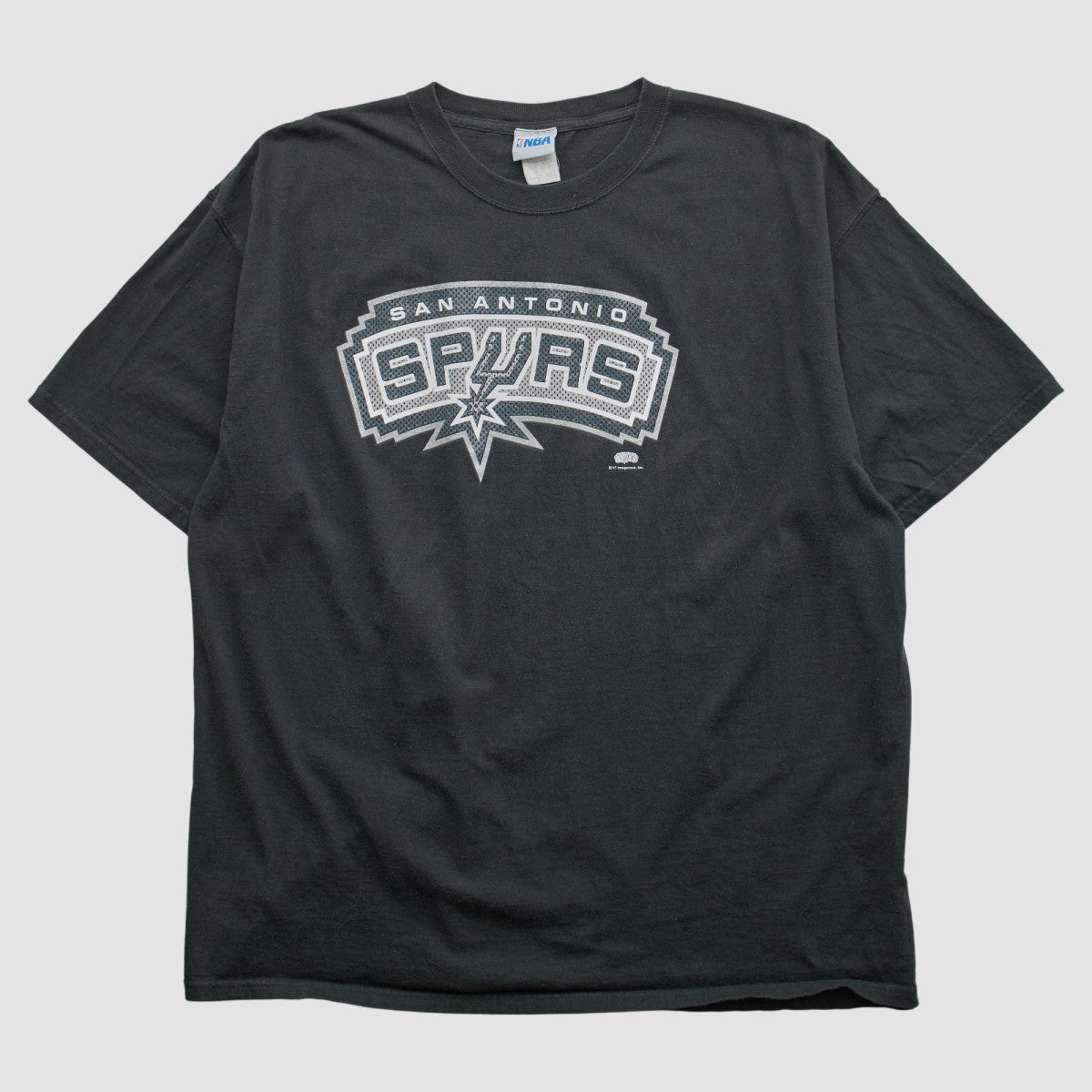 San Antonio Spurs NBA 2000s T-shirt - Black Vintage | Vintage on sale