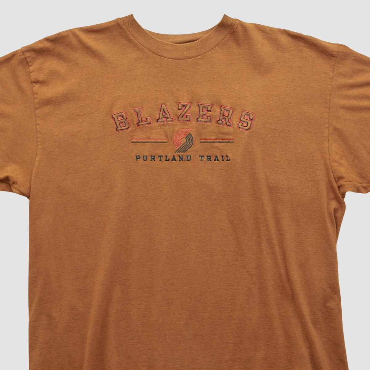 Portland Trail Blazers Champion 2000s T-shirt - Clay Vintage | Vintage cheap