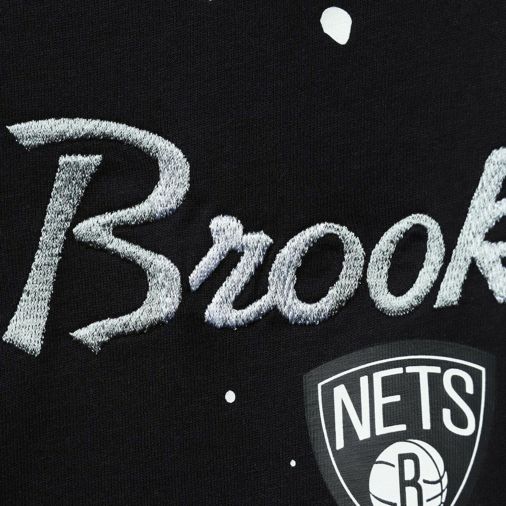 Brooklyn Nets Women's Courtside Splatter Cropped T-Shirt - Black | Nike on sale