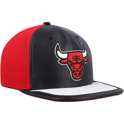 Chicago Bulls Day One Snapback Hat - Black/White | Mitchell & Ness on sale