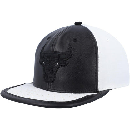 Chicago Bulls NBA Day One Snapback Hat - Black/White | Mitchell & Ness discount