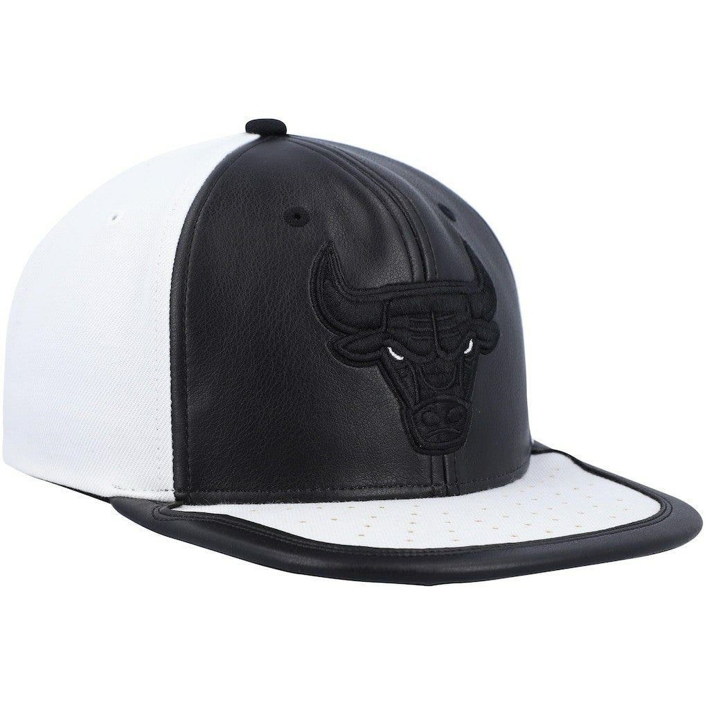 Chicago Bulls NBA Day One Snapback Hat - Black/White | Mitchell & Ness discount