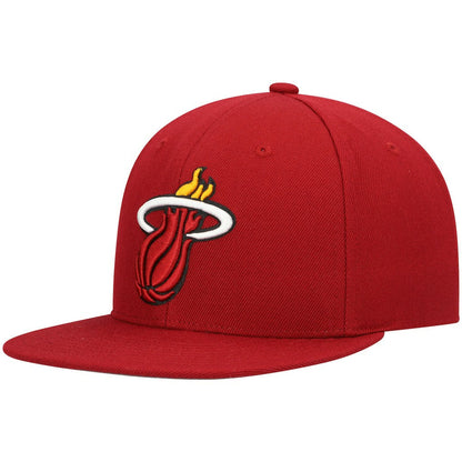 Miami Heat Ground 2.0 Snapback Hat - Red | Mitchell & Ness online
