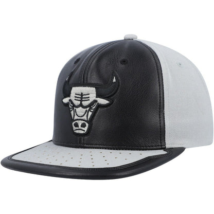 Chicago Bulls Day One Snapback Hat - Black/Gray | Mitchell & Ness on sale