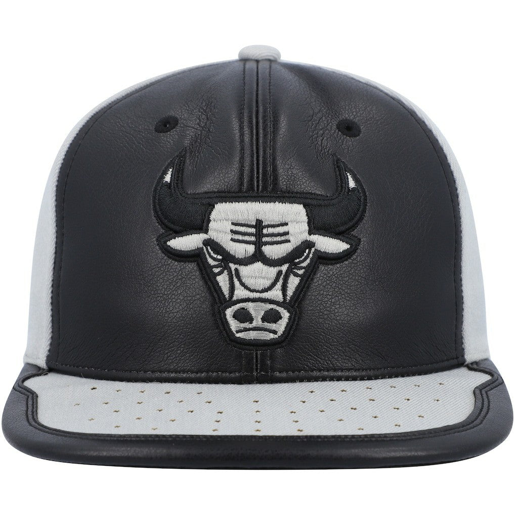 Chicago Bulls Day One Snapback Hat - Black/Gray | Mitchell & Ness on sale