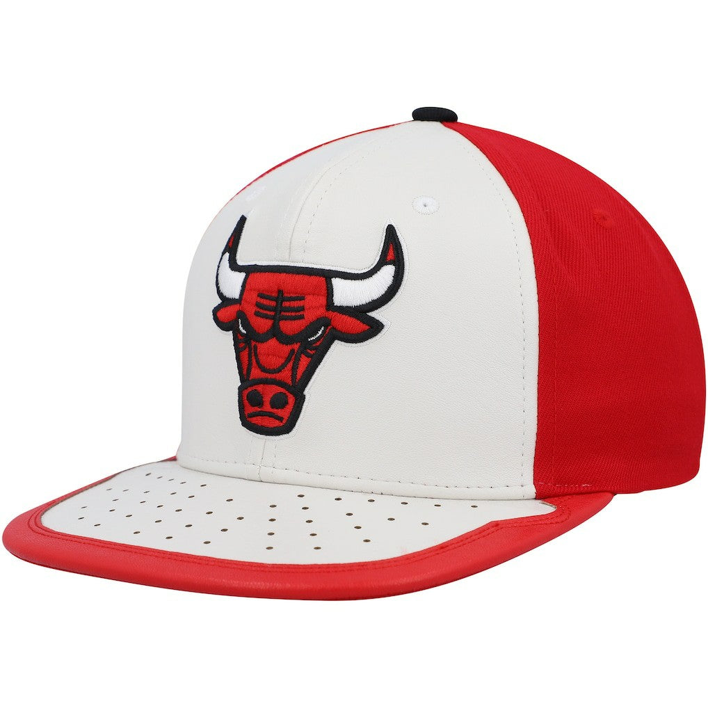 Chicago Bulls Day One Snapback Hat - White/Red | Mitchell & Ness outlet