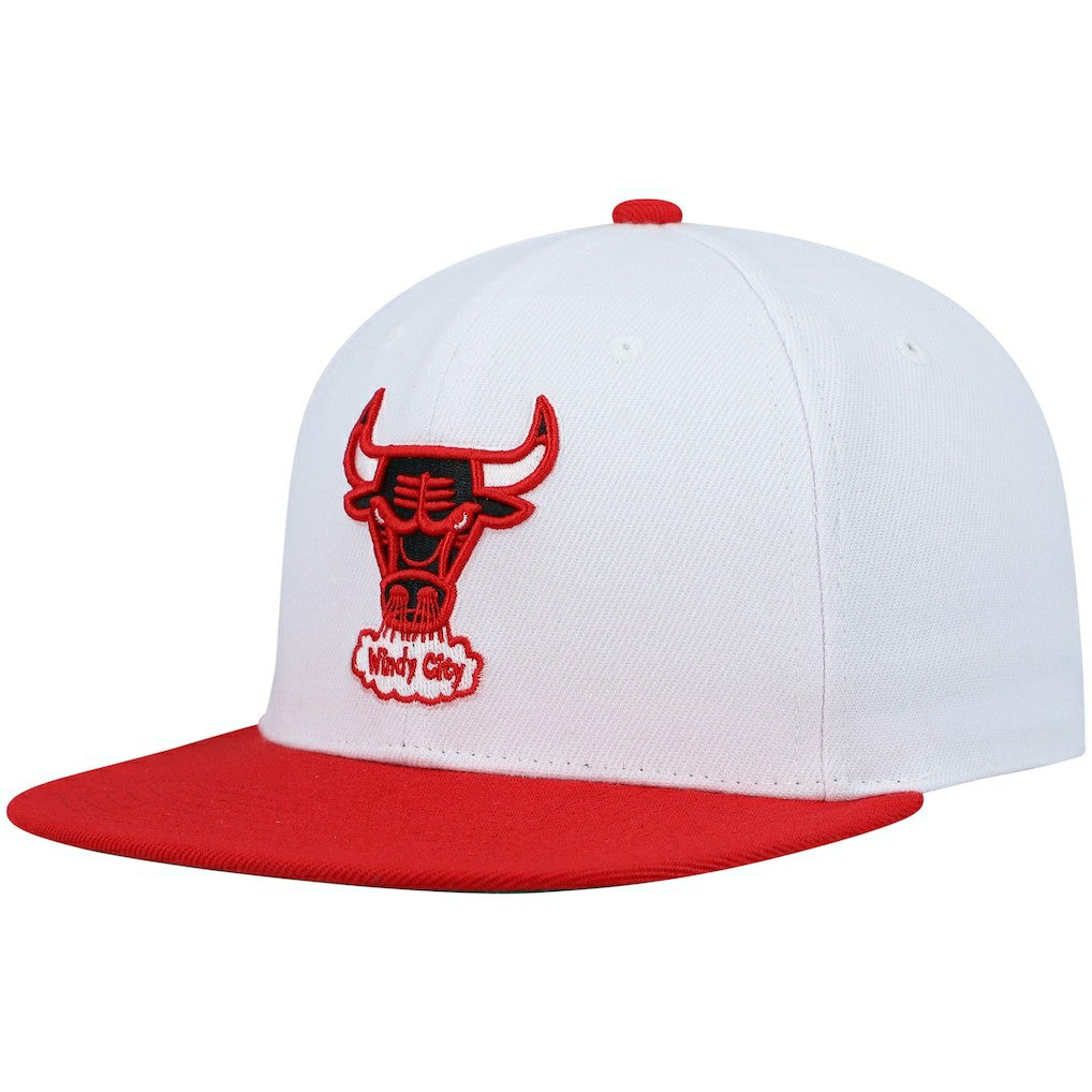 Chicago Bulls Hardwood Classics Snapback Hat - White/Red | Mitchell & Ness online