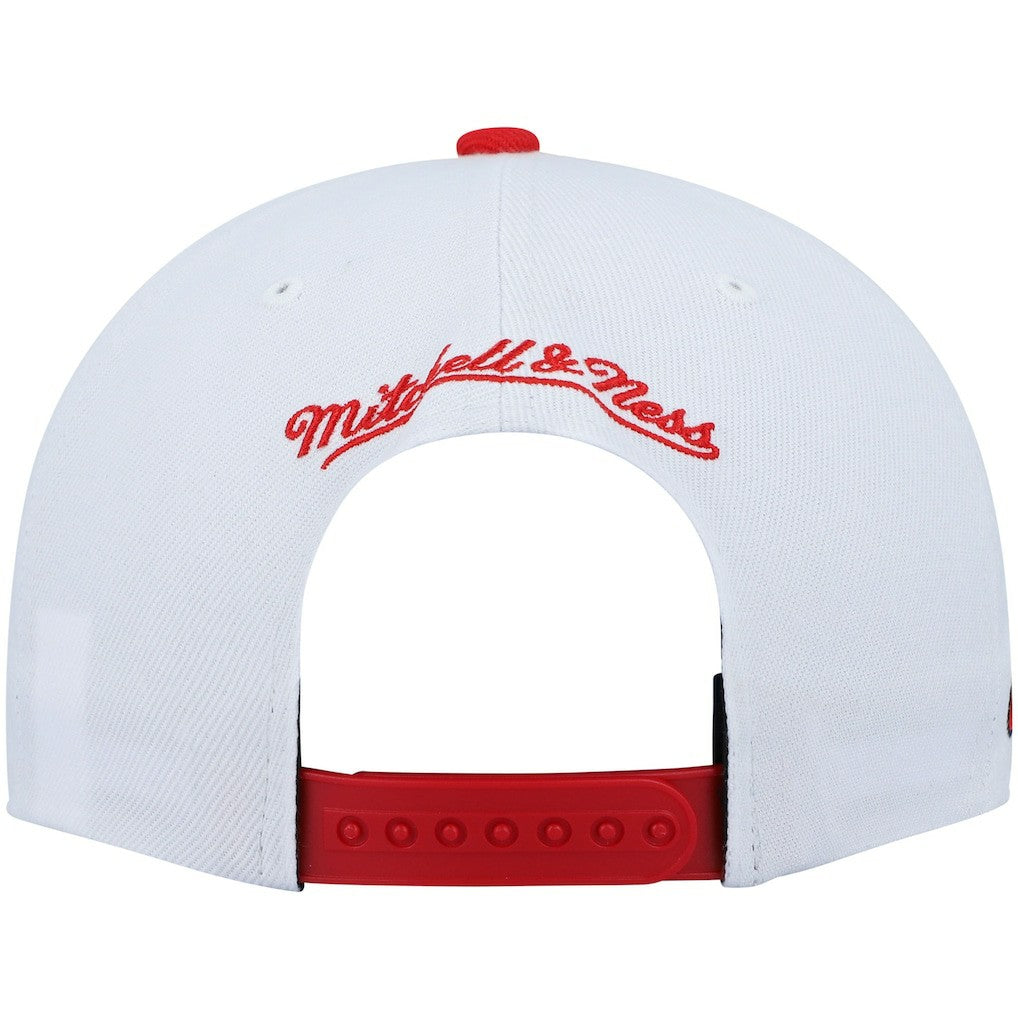 Chicago Bulls Hardwood Classics Snapback Hat - White/Red | Mitchell & Ness online