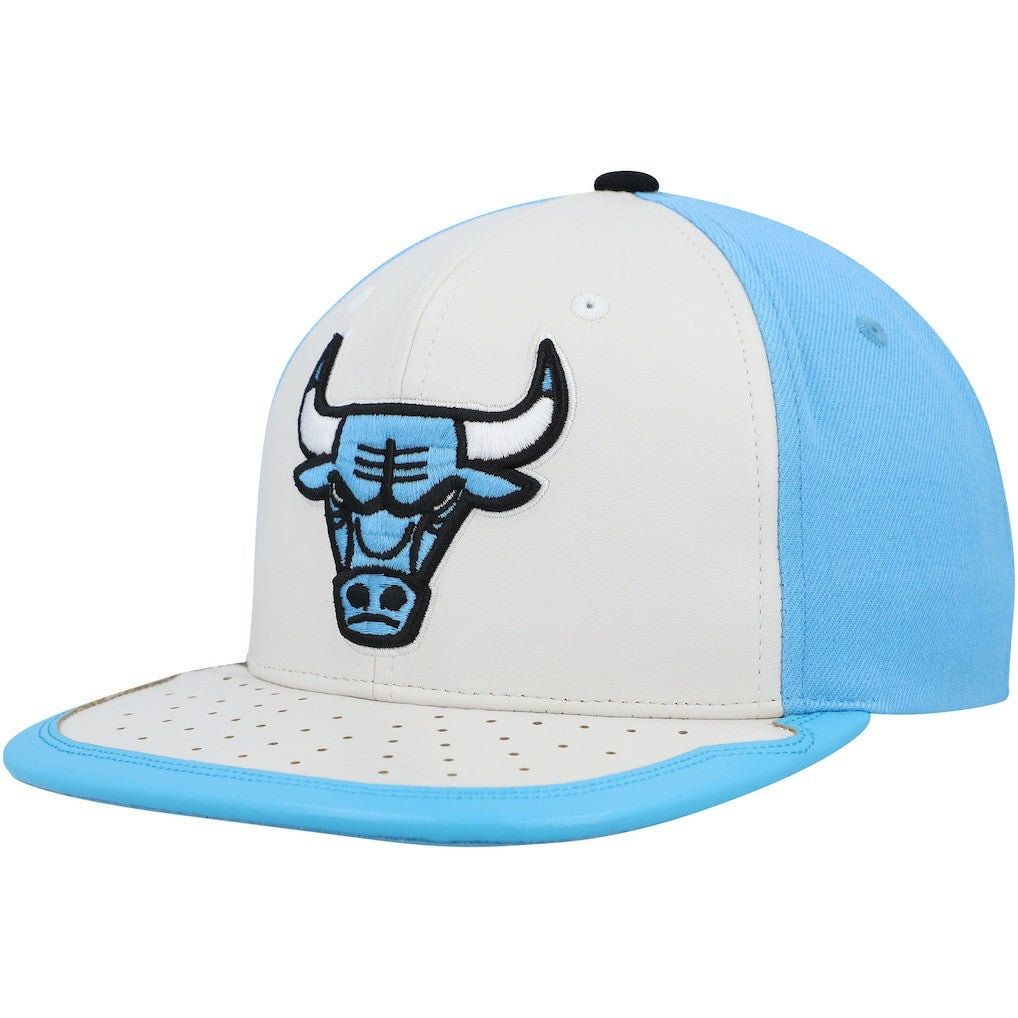 Chicago Bulls Day One Snapback Hat - White/Light Blue | Mitchell & Ness shop